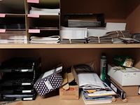 Volledige inhoud bureaus - afbeelding 16 van  28