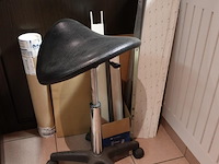 Volledige inhoud bureaus - afbeelding 24 van  28