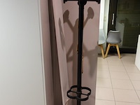 Volledige inhoud bureaus - afbeelding 25 van  28