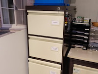 Volledige inhoud bureaus - afbeelding 28 van  28