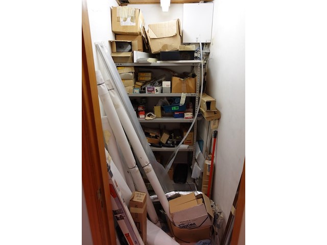 Volledige inhoud diverse ruimtes - afbeelding 11 van  21