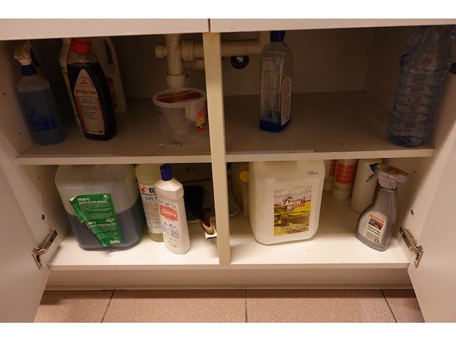 Volledige inhoud diverse ruimtes - afbeelding 15 van  21