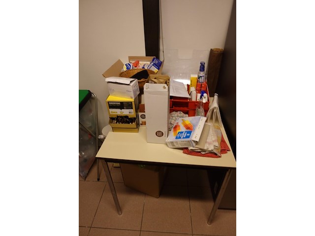 Volledige inhoud diverse ruimtes - afbeelding 17 van  21