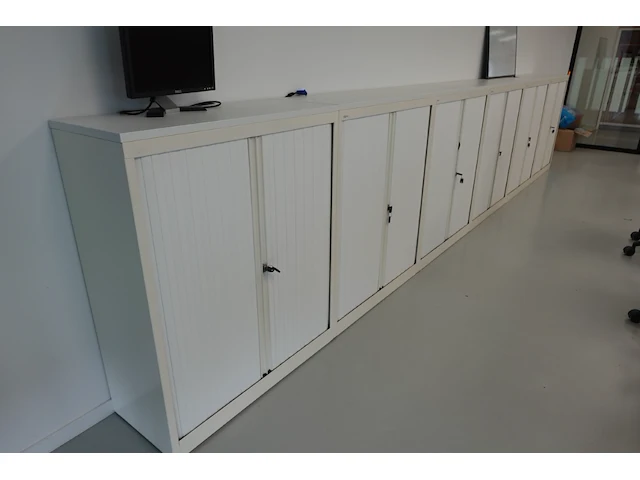 Volledige inhoud dossierkasten - afbeelding 2 van  8