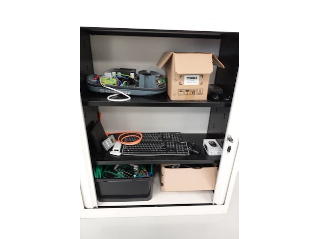 Volledige inhoud dossierkasten - afbeelding 5 van  8