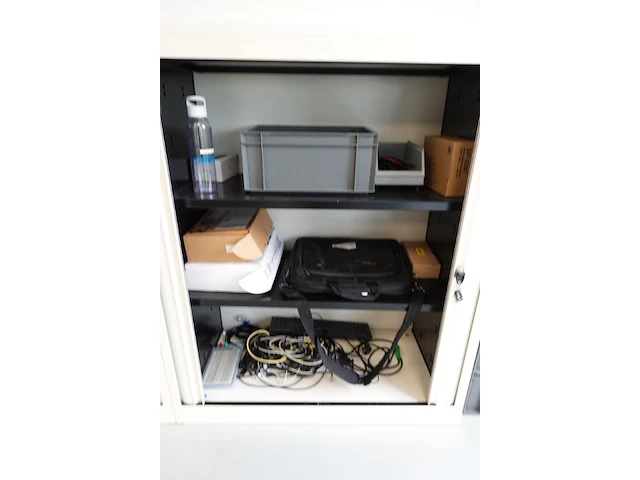 Volledige inhoud dossierkasten - afbeelding 4 van  8