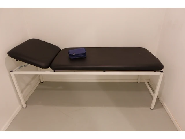 Volledige inhoud ehbo post - afbeelding 1 van  3