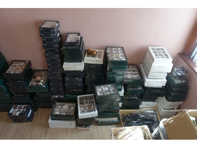 Volledige inhoud kamer - afbeelding 4 van  14