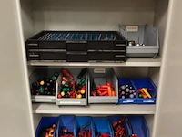 Volledige inhoud kast - afbeelding 1 van  6