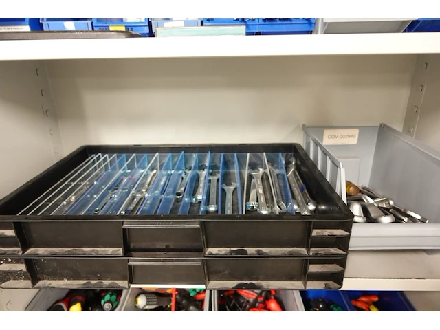 Volledige inhoud kast - afbeelding 5 van  6