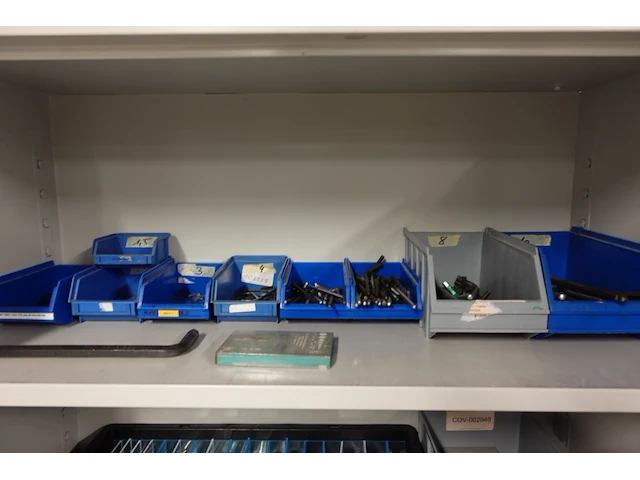 Volledige inhoud kast - afbeelding 6 van  6