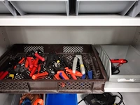 Volledige inhoud kast - afbeelding 3 van  6