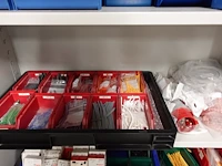 Volledige inhoud kast - afbeelding 3 van  6