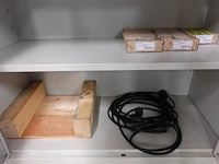 Volledige inhoud kast - afbeelding 2 van  9