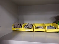 Volledige inhoud kast - afbeelding 9 van  9