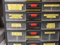 Volledige inhoud kast - afbeelding 9 van  12