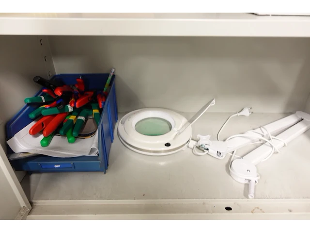 Volledige inhoud kast - afbeelding 2 van  10