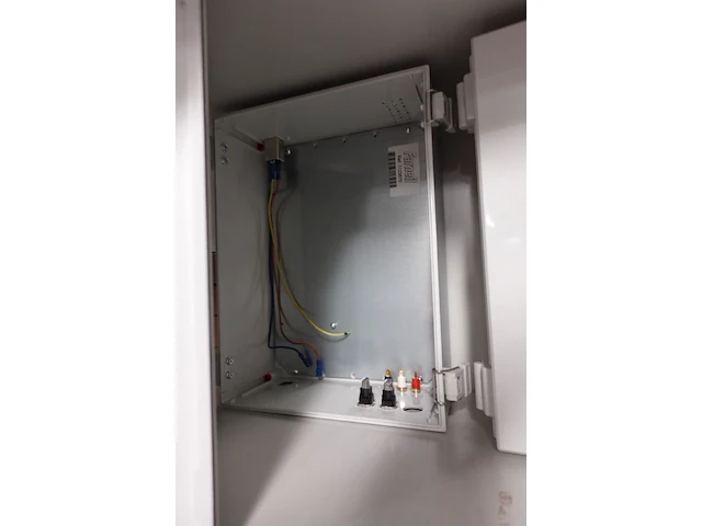 Volledige inhoud kast - afbeelding 4 van  10