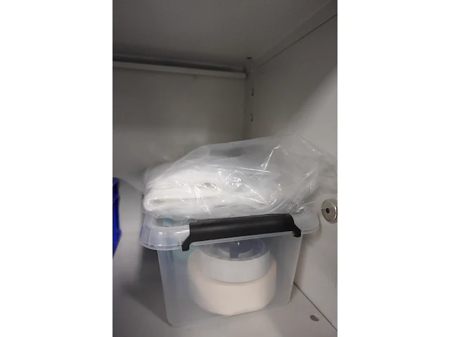 Volledige inhoud kast - afbeelding 8 van  10