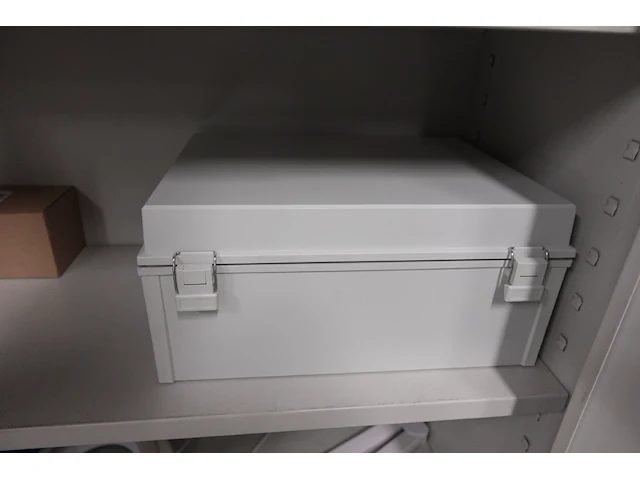 Volledige inhoud kast - afbeelding 9 van  10