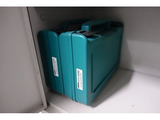 Volledige inhoud kast - afbeelding 3 van  8