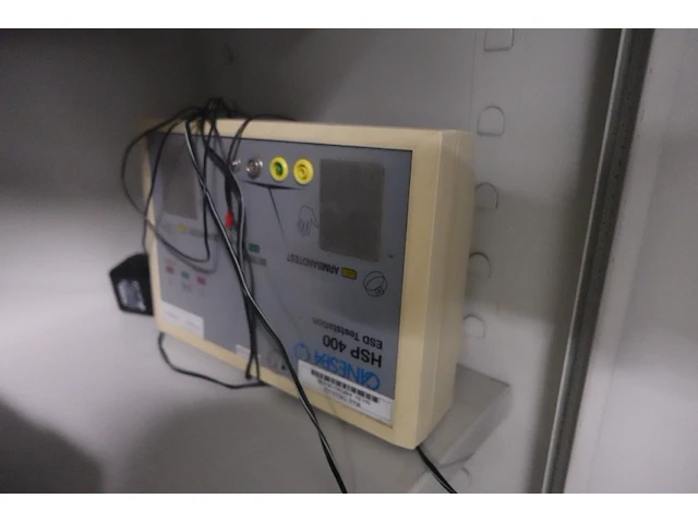 Volledige inhoud kast - afbeelding 4 van  8