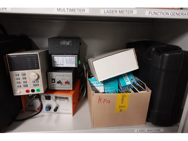 Volledige inhoud kast - afbeelding 5 van  8