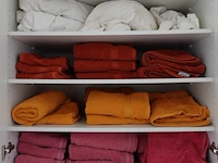 Volledige inhoud kast - afbeelding 1 van  4