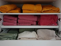 Volledige inhoud kast - afbeelding 2 van  4