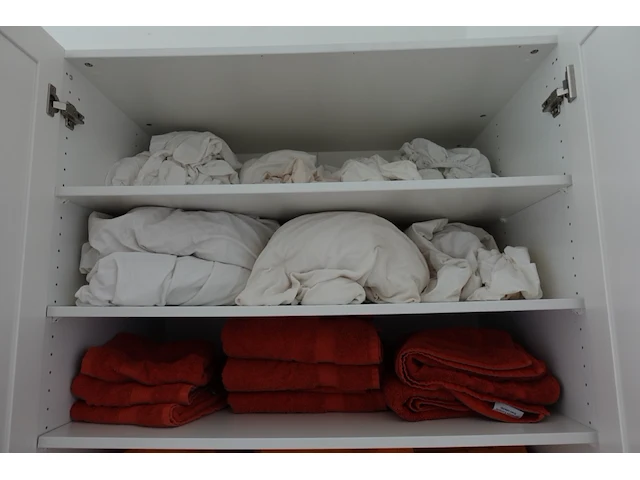 Volledige inhoud kast - afbeelding 3 van  4