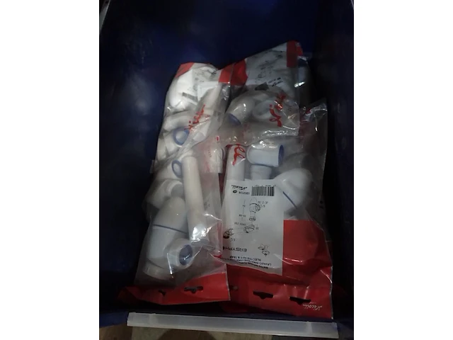 Volledige inhoud ligger sanitair toebehoren - afbeelding 9 van  18