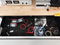 Volledige inhoud materiaalkar divers testtoebehoren - afbeelding 2 van  9