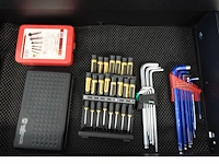 Volledige inhoud materiaalkar divers testtoebehoren - afbeelding 4 van  9