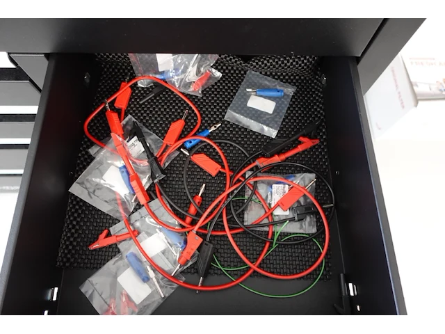 Volledige inhoud materiaalkar divers testtoebehoren - afbeelding 9 van  9