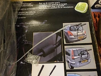 Volledige inhoud rek autokoffertoebehoren - afbeelding 3 van  5