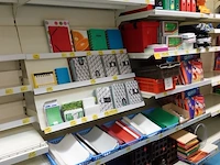Volledige inhoud rek bureaumateriaal - afbeelding 1 van  6