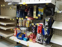 Volledige inhoud rek bureaumateriaal - afbeelding 2 van  2