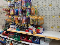 Volledige inhoud rek bureaumateriaal - afbeelding 2 van  6