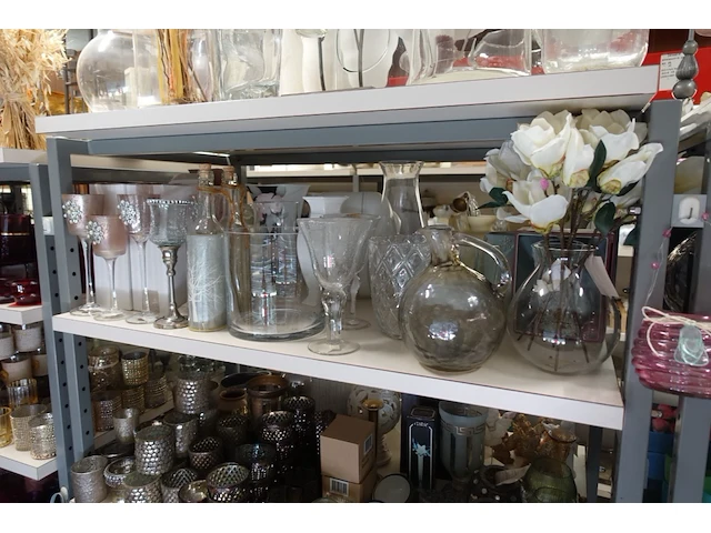 Volledige inhoud rek diverse decoratie - afbeelding 2 van  35