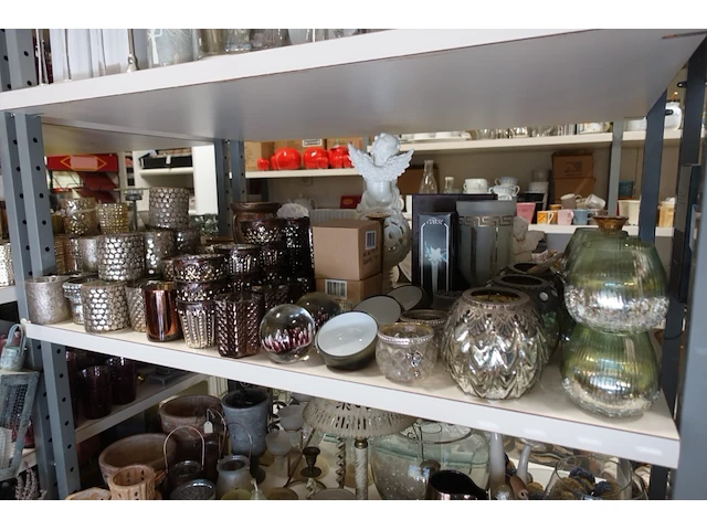 Volledige inhoud rek diverse decoratie - afbeelding 3 van  35