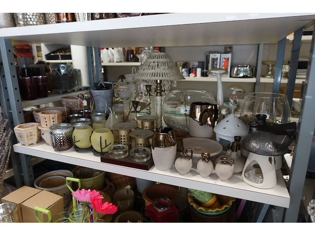 Volledige inhoud rek diverse decoratie - afbeelding 4 van  35