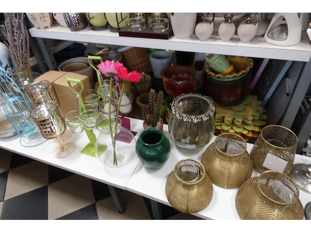 Volledige inhoud rek diverse decoratie - afbeelding 5 van  35