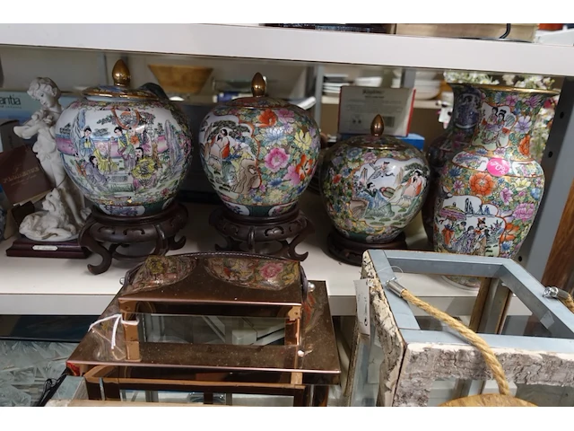 Volledige inhoud rek diverse decoratie - afbeelding 11 van  35