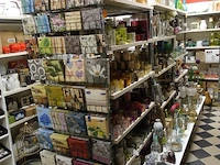 Volledige inhoud rek diverse decoratie - afbeelding 1 van  35