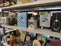 Volledige inhoud rek diverse decoratie - afbeelding 26 van  35