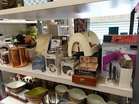 Volledige inhoud rek diverse decoratie - afbeelding 27 van  35
