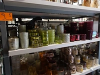 Volledige inhoud rek diverse decoratie - afbeelding 30 van  35