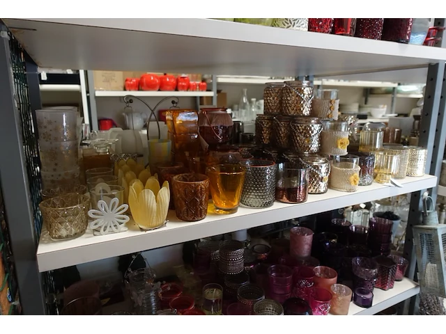 Volledige inhoud rek diverse decoratie - afbeelding 31 van  35