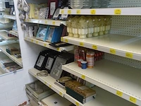 Volledige inhoud rek diverse kaders en decoratie - afbeelding 9 van  16