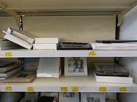 Volledige inhoud rek diverse kaders en decoratie - afbeelding 10 van  16